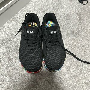 no bull sneaker size is women’s 7.5